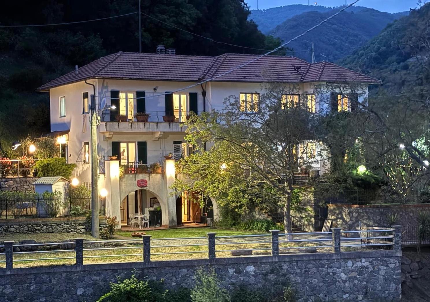 La Casa Sul Fiume Apartment Албисола Супериоре Екстериор снимка